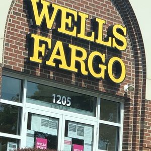 Meet your Posher, Henry